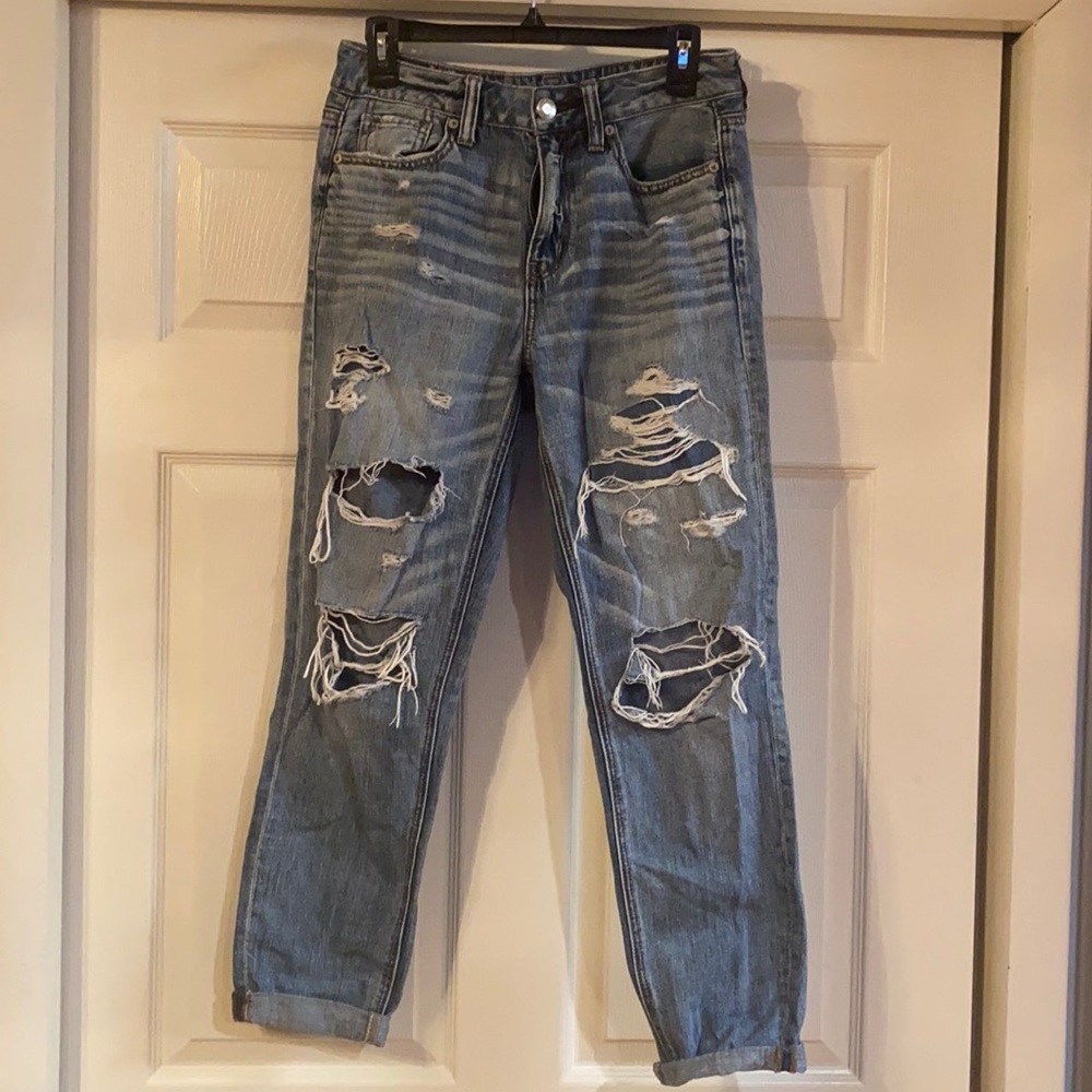 American eagle ripped boyfriend jeans